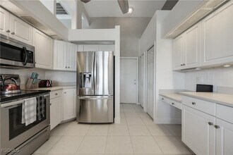 Building Photo - 5323 SW 28th Pl