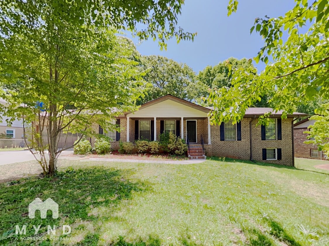 Primary Photo - 2121 W Chester Cir SE