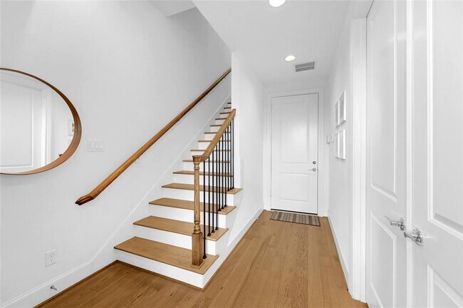 Foto del edificio - 3417 Timbergrove Heights St.