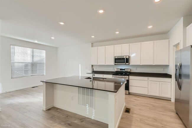 Building Photo - 3 br, 2.5 bath Townhome - 644 Fieldstone P...