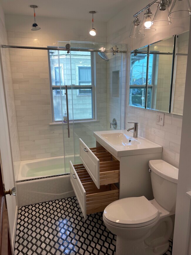 Foto del edificio - 22 Bayard St