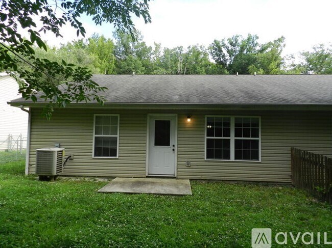 Foto del edificio - 106 Booker Rd