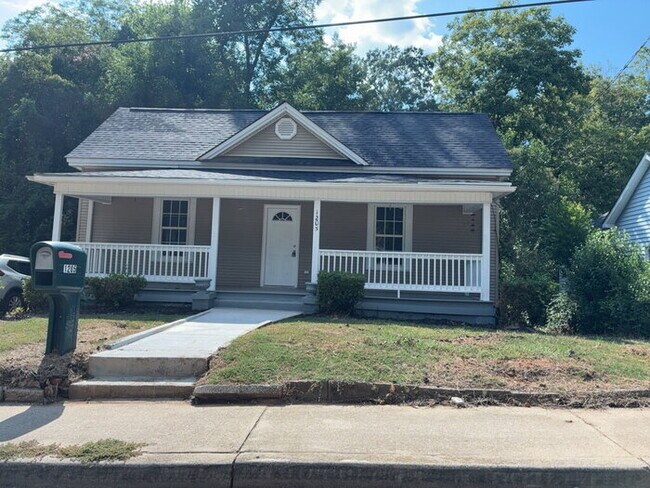 Foto del edificio - "Charming 3-Bedroom Home with 2 Full Baths and Spacious 1,210 sq ft Layout in Anderson, SC!"