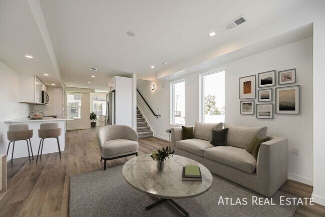 Photo - 2640 S Delaware St Apartment