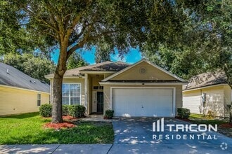 Building Photo - 2877 Centerwood Dr N
