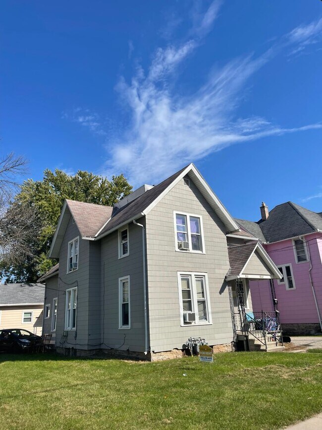 Foto del edificio - 952 Elmwood Ave