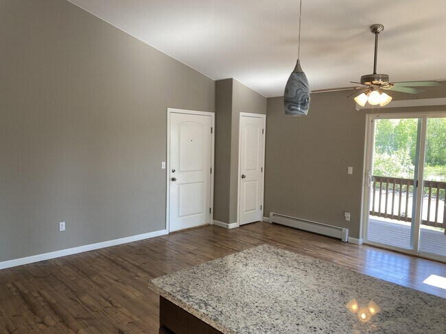 Building Photo - 8545 Lynnette Dr