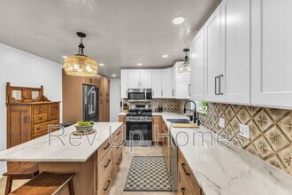 Building Photo - 492 E 100 S