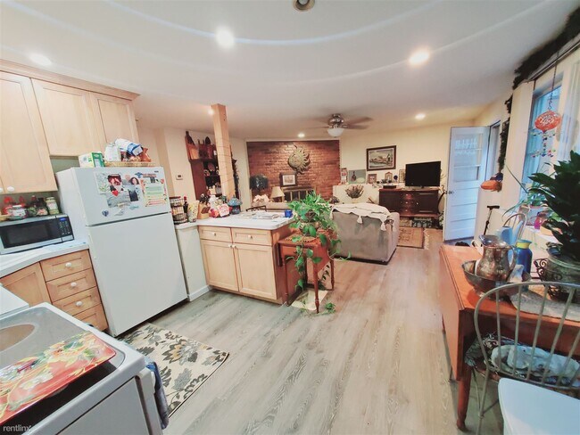 Building Photo - 1 br, 1 bath Condo - 34 Bayne St Apt 1