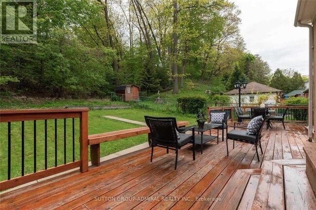 Building Photo - 182 S Kingsway