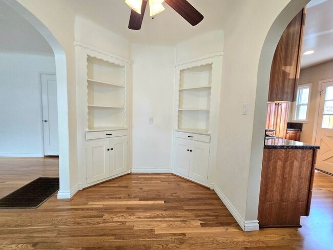 Foto del edificio - Raymond