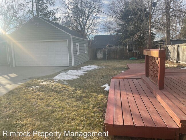 Building Photo - 4 br, 2 bath House - 922 Avenue C