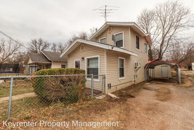 Building Photo - 2 br, 1 bath House - 112 S Pecan St