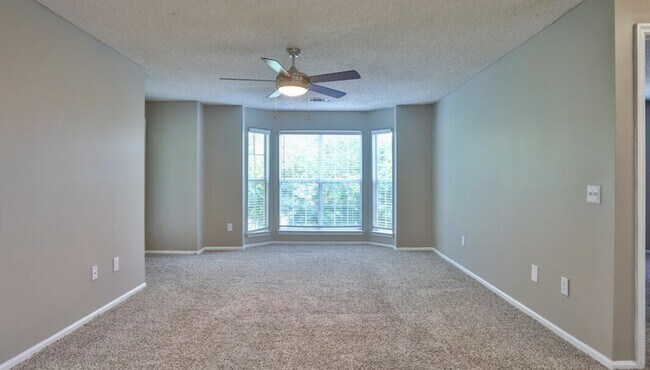 Foto del edificio - 625 Caledon Ct