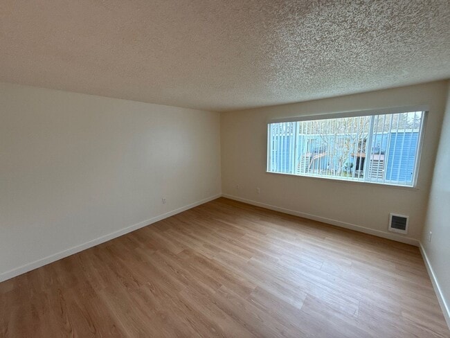 Foto del edificio - 271 Senate St NW