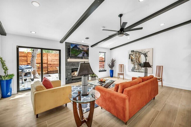 Foto del edificio - 3419 Clarksburg Dr