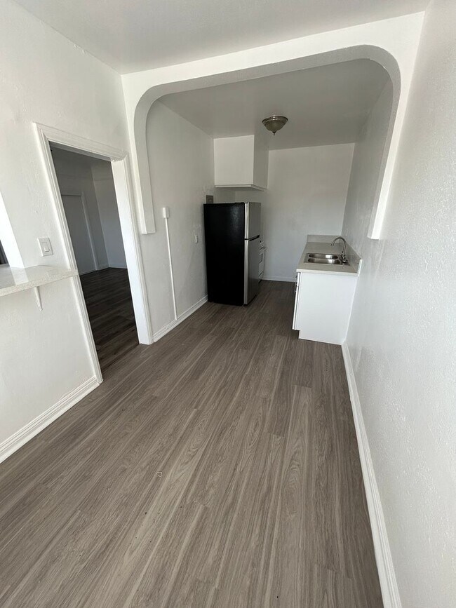Foto del interior - 138 S Berendo St