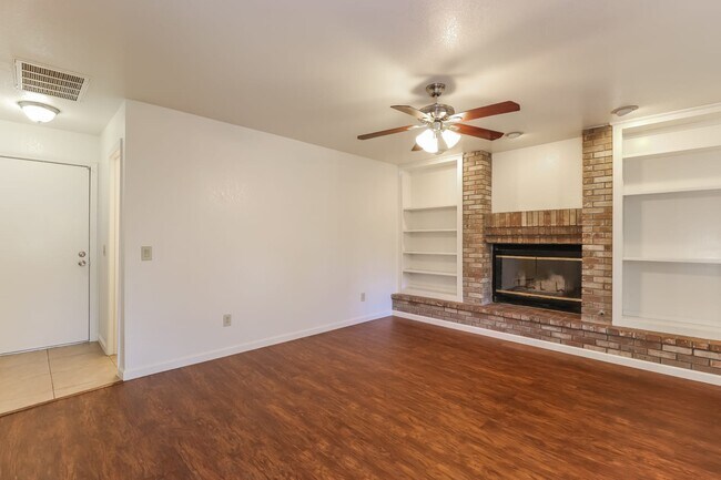 Building Photo - 8186 Devon Park Ct