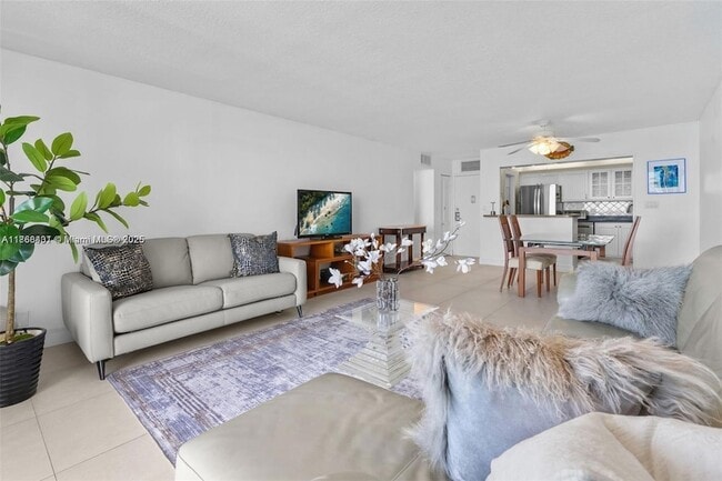 Building Photo - 2201 S Ocean Dr
