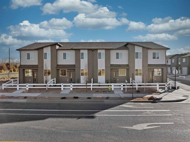 Caspian Way - Caspian Way Apartment