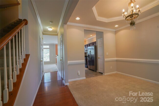 Foto del edificio - 6021 Queens Walk Ct