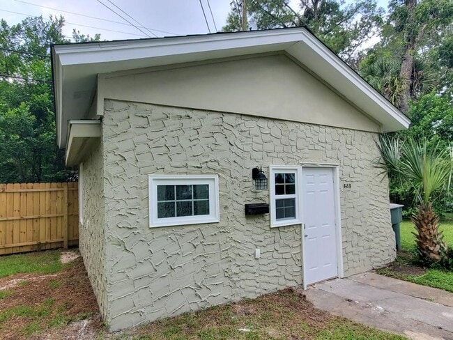 Building Photo - 645 Seiler Ave Unit B Cottage House