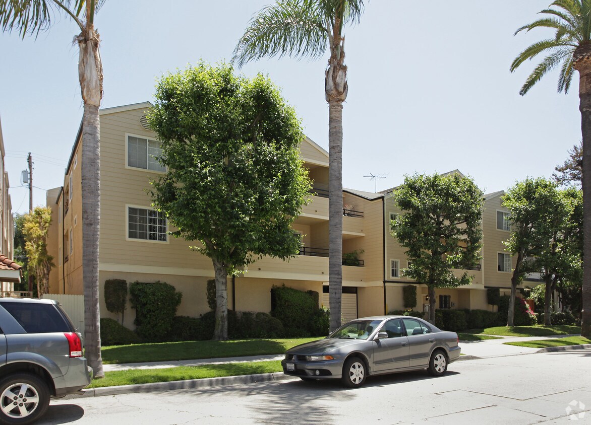 Foto del edificio - 216 Grand Ave