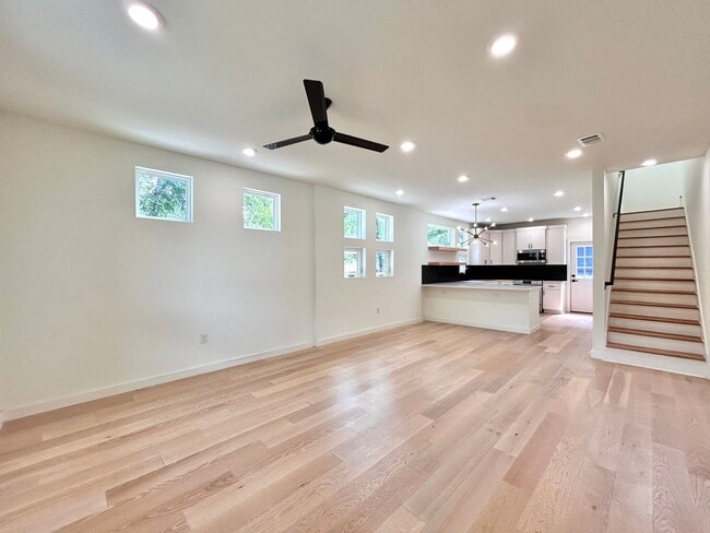 Building Photo - 1403 Cometa St