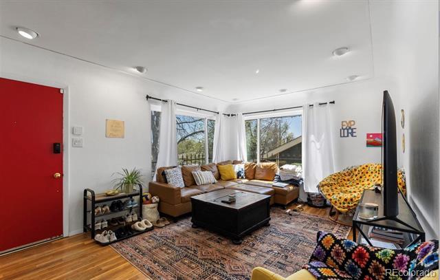 Foto del edificio - 111 S Perry St