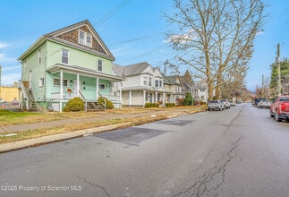 Building Photo - 266 Rutter Ave