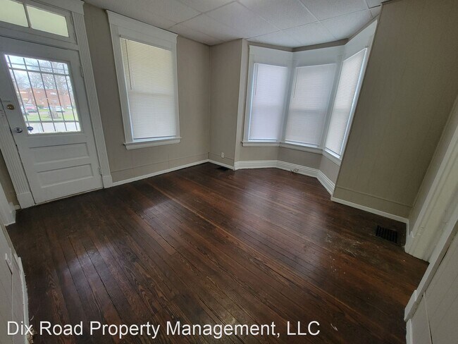 Building Photo - 5 br, 1.5 bath House - 6023 Lantana Avenue,