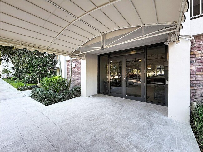 Foto del edificio - 605 Oaks Dr