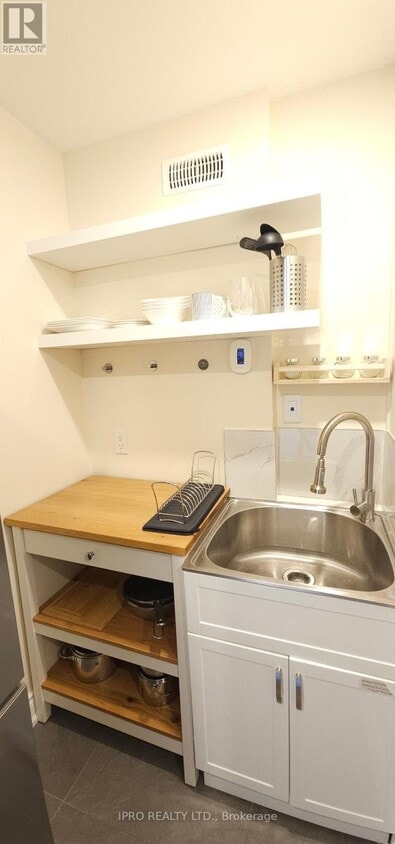 Building Photo - 12 Rollins Pl