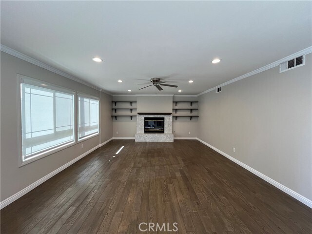 Foto del edificio - 10436 Amestoy Ave