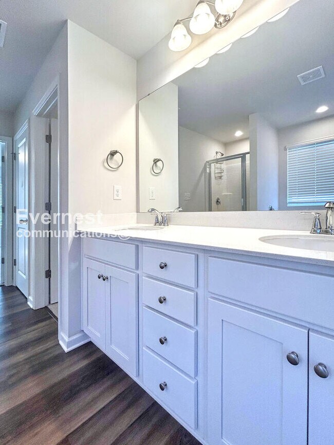 Foto del edificio - 137 S Mor Vue Loop