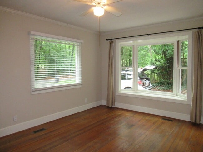 Foto del edificio - Lovely 2br bungalow with screened porch an...