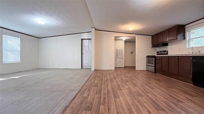 Foto del edificio - 1430 W Howard Ln