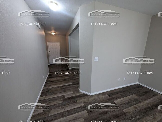 Building Photo - Newly Renovated 3/2 in Fort Worth