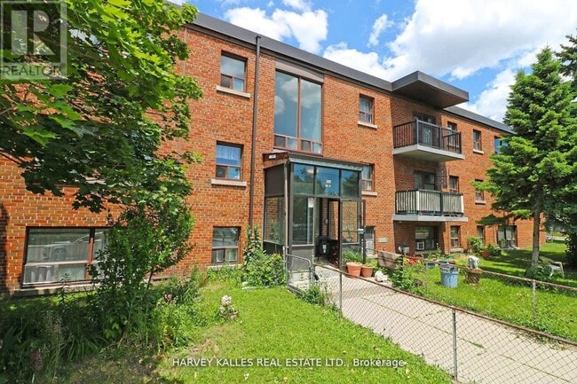 Photo du bâtiment - 650-650 Dawes Rd