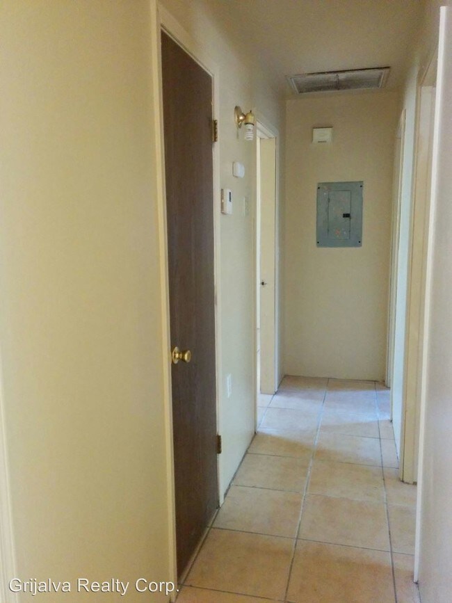 Foto del edificio - 1420 E 16th St