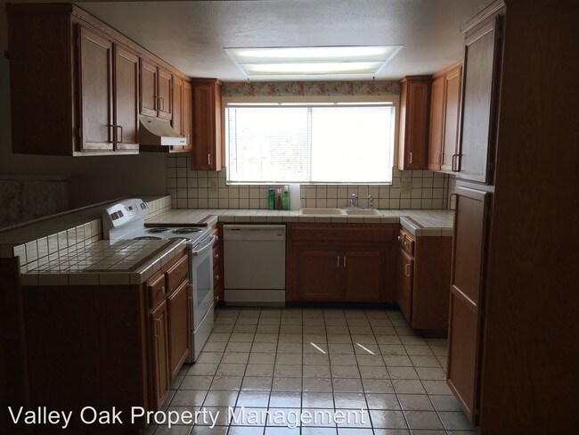 Building Photo - 3 br, 2 bath House - 3712 Kelso Ave