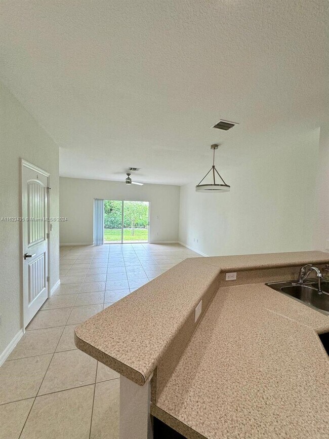 Foto del edificio - 3526 NW 29th Ct