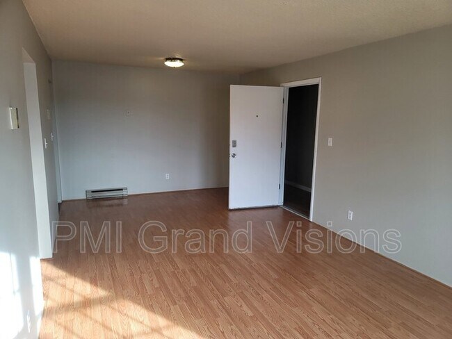 Foto del edificio - 24 W Buchanan Ave