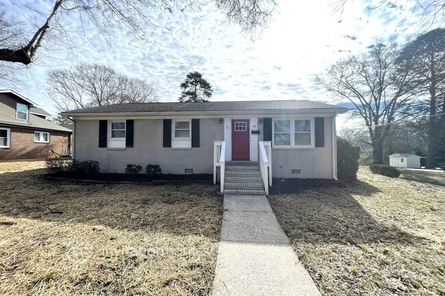 Building Photo - 90 Hillcrest Ave SE