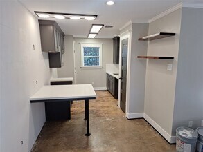 Building Photo - 1012 Rutland St