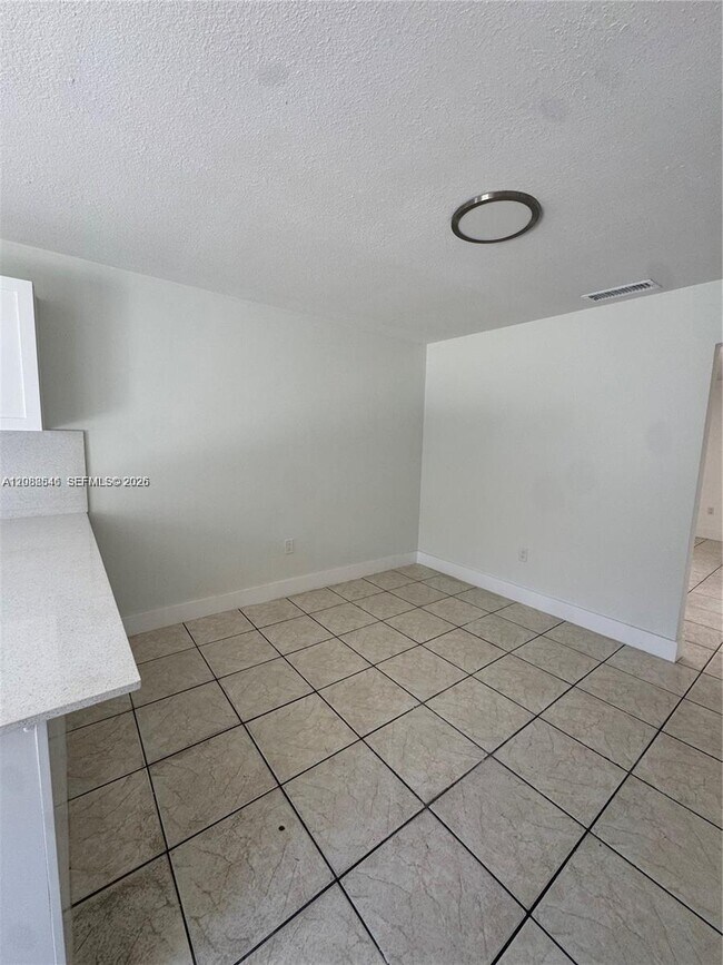 Foto del edificio - 1107 NW 30th Ave