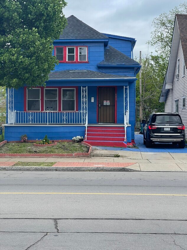 Front side - 501 Grider St