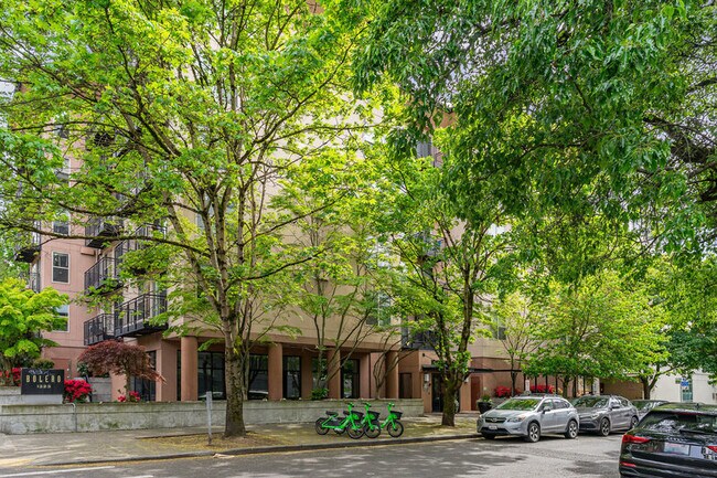 Foto del edificio - 1323 Boren Ave