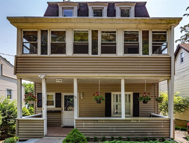 Building Photo - 174 Parkview Ave
