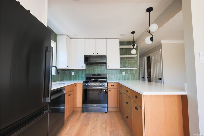 Foto del edificio - 138-46 Brookville Blvd